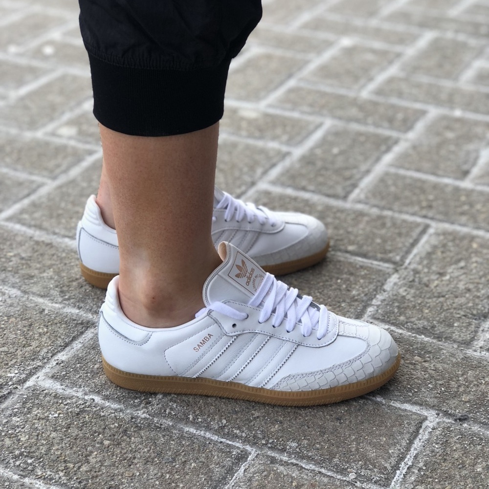 White Adidas Originals Samba (EUC)